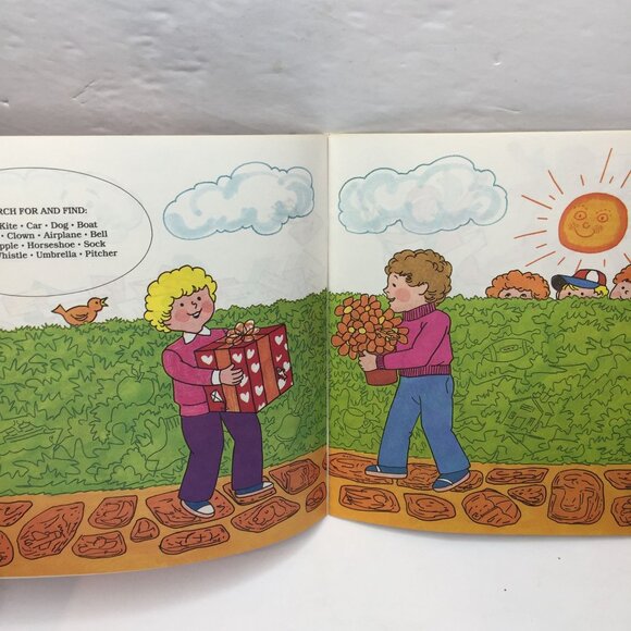 Vintage Lot 3 Kids Books Valentine's Day Spider Saved Night Before Search & Find - Picture 14 of 16